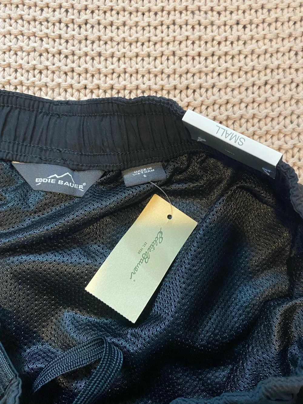 ✰ NWT eddie bauer black swimming trunks ✰